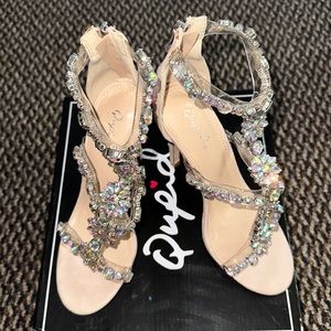 Nude suede heels, size 5, from Qupid.